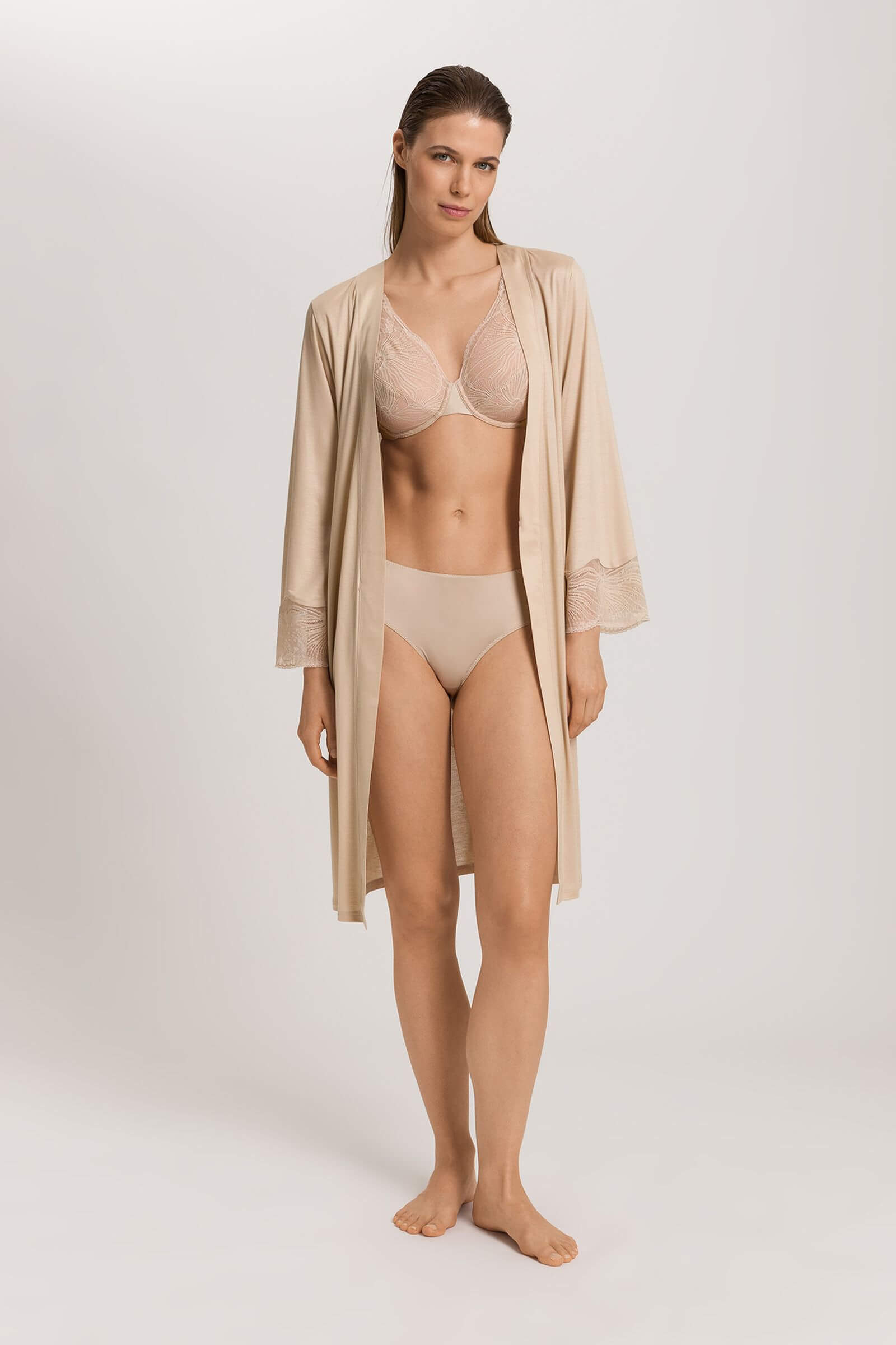 Короткий халат из 100% модала. Цвет Бежевый (072216)