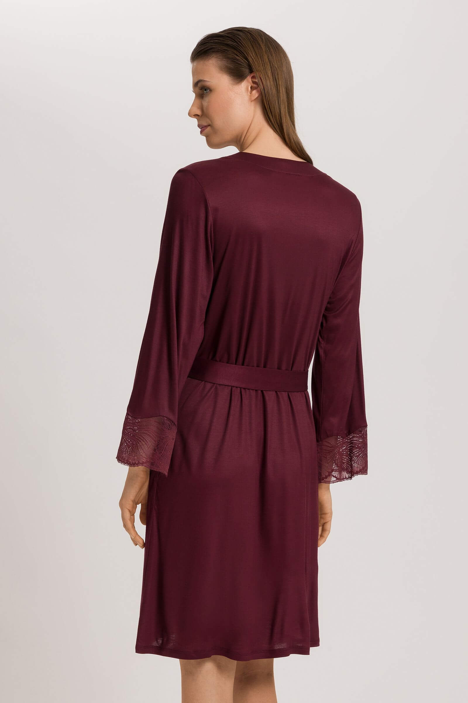Короткий халат из 100% модала. Цвет Бордовый (072421)