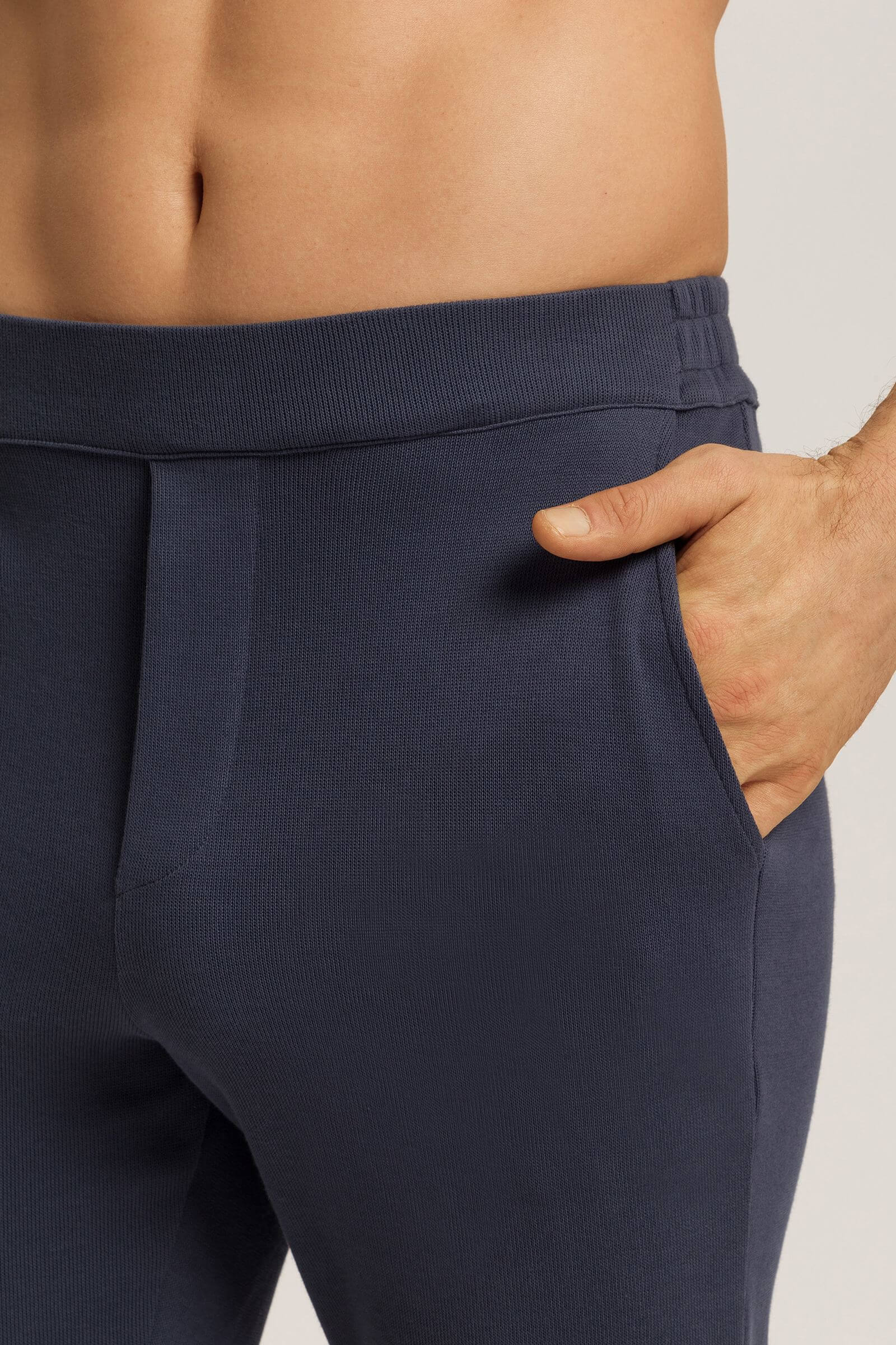 Зауженные брюки из хлопка. Цвет Синий (072635)