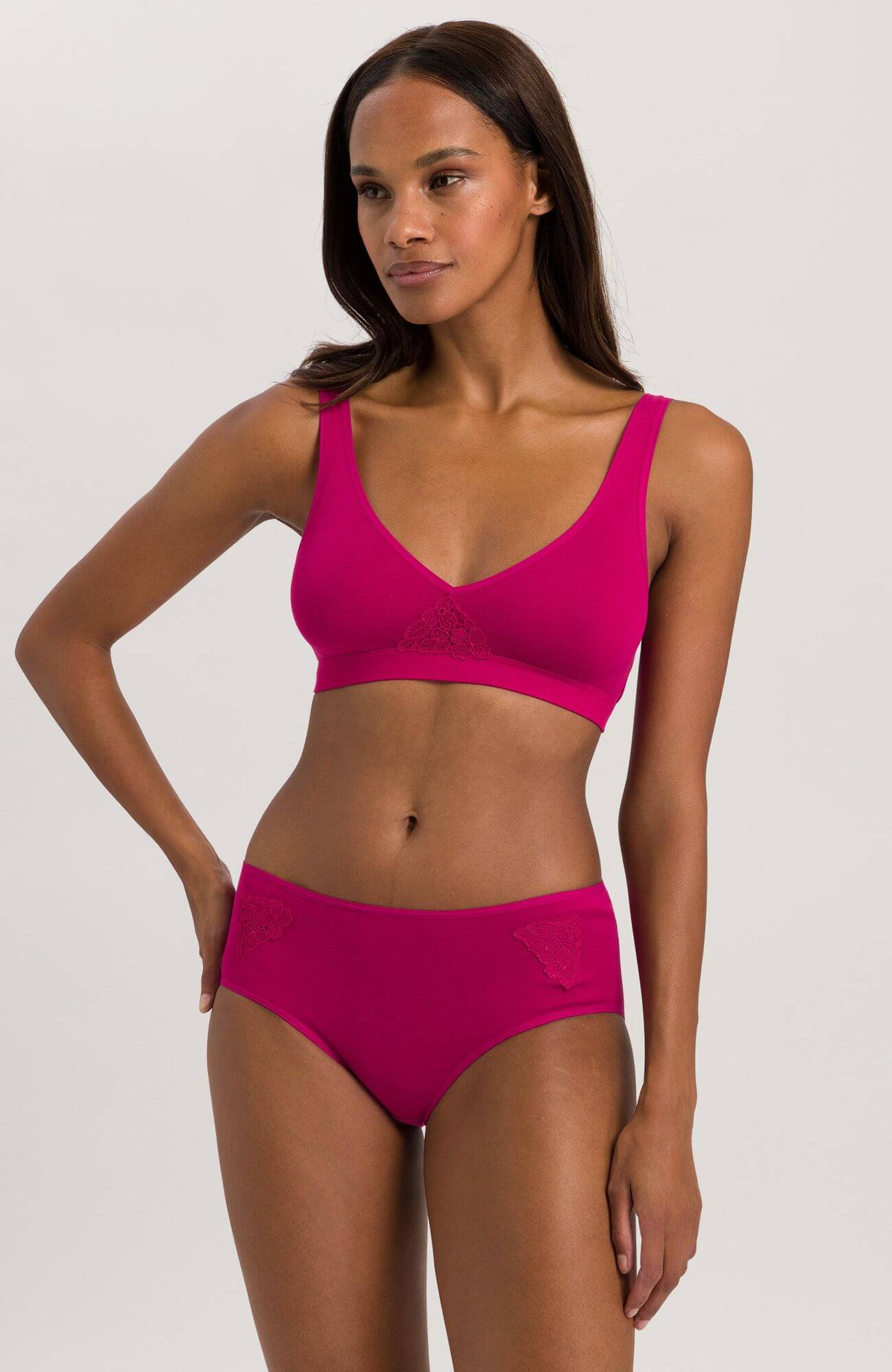 Бюстгальтер с треугольными чашками без косточек. Цвет Фуксия (072462)