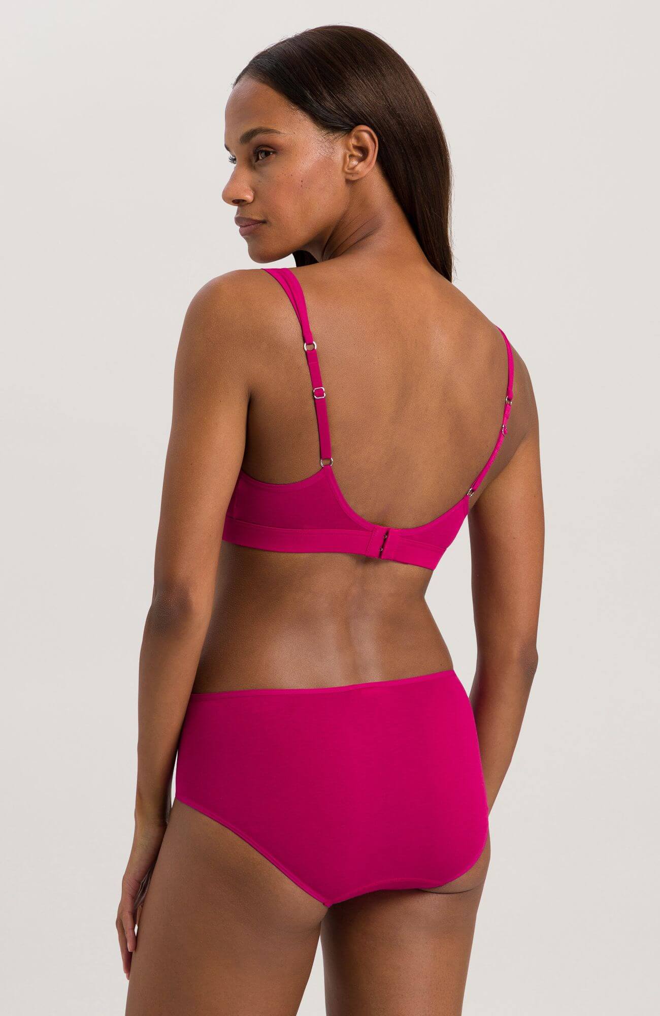 Бюстгальтер с треугольными чашками без косточек. Цвет Фуксия (072462)