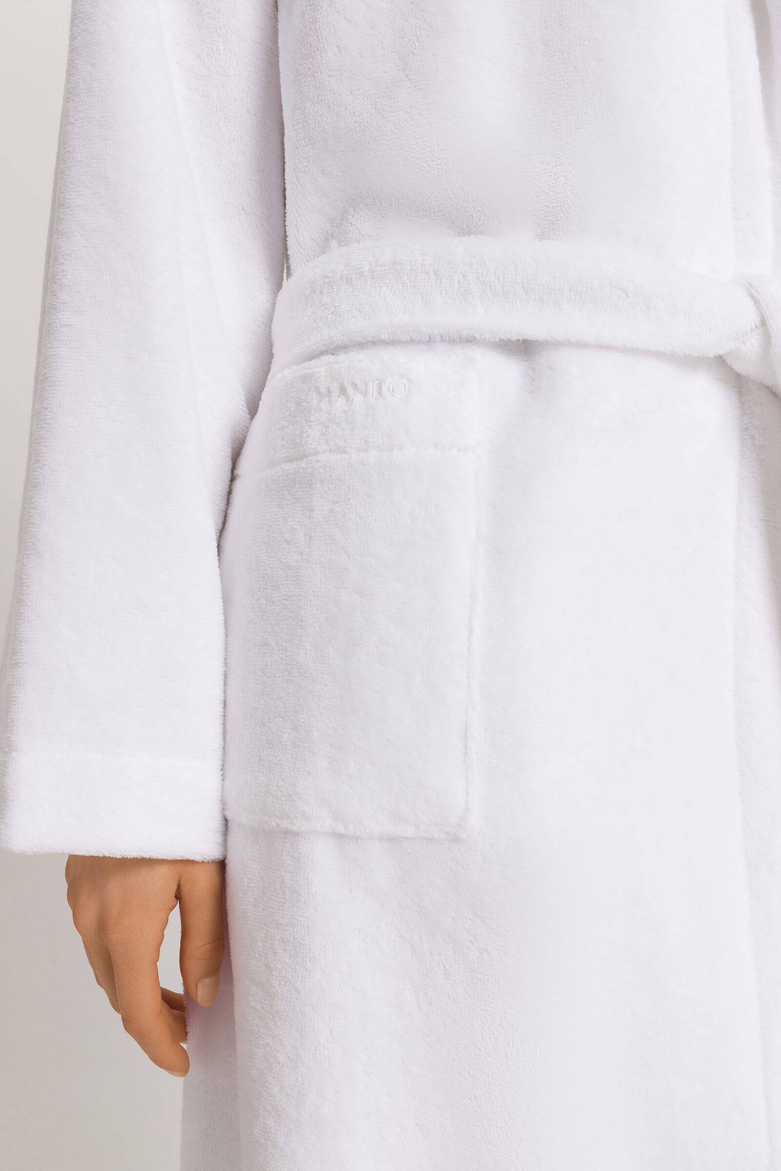 Махровый халат из хлопка. Цвет Белый (070101)