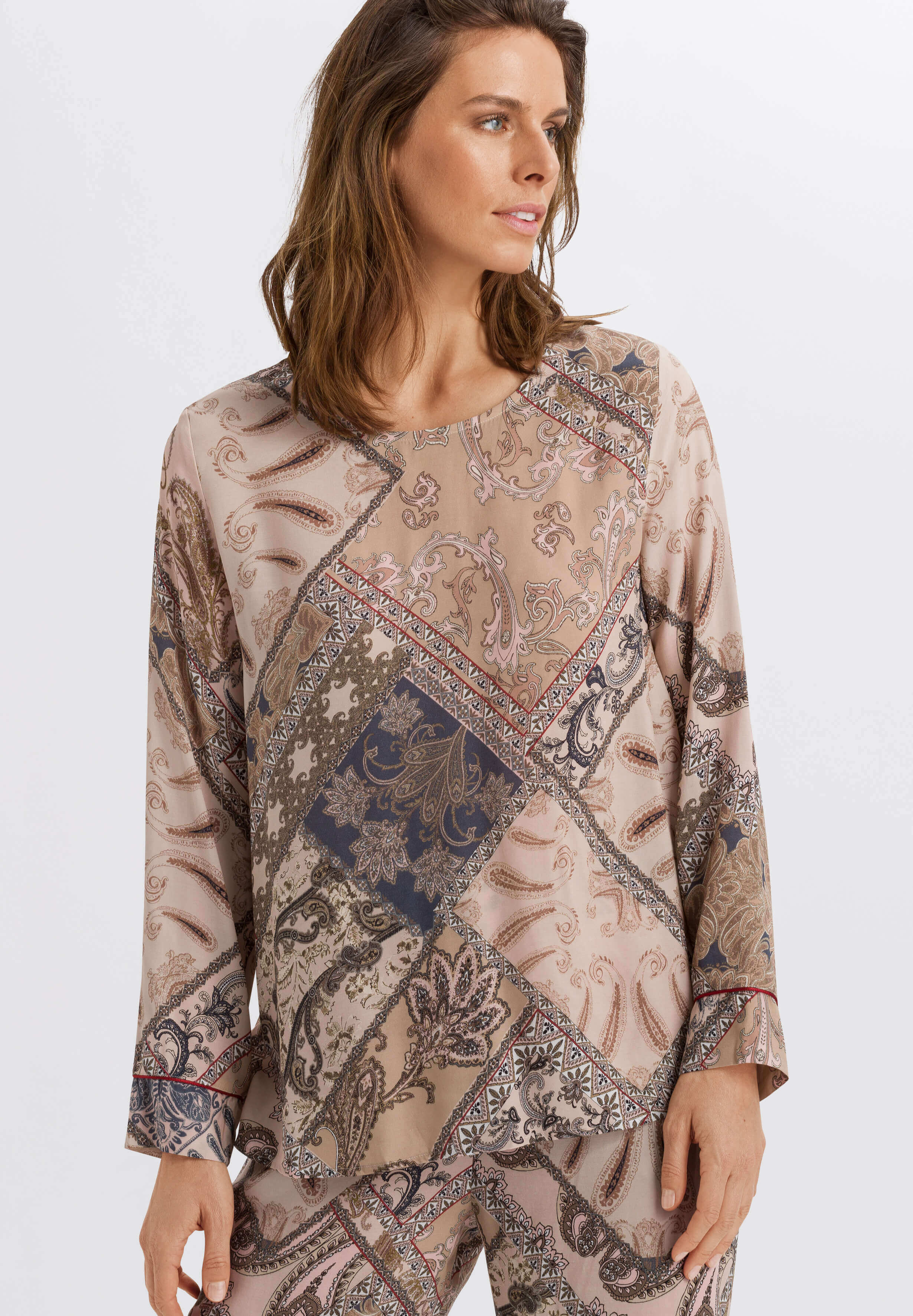 Лонгслив. Цвет Бежевый (072937)