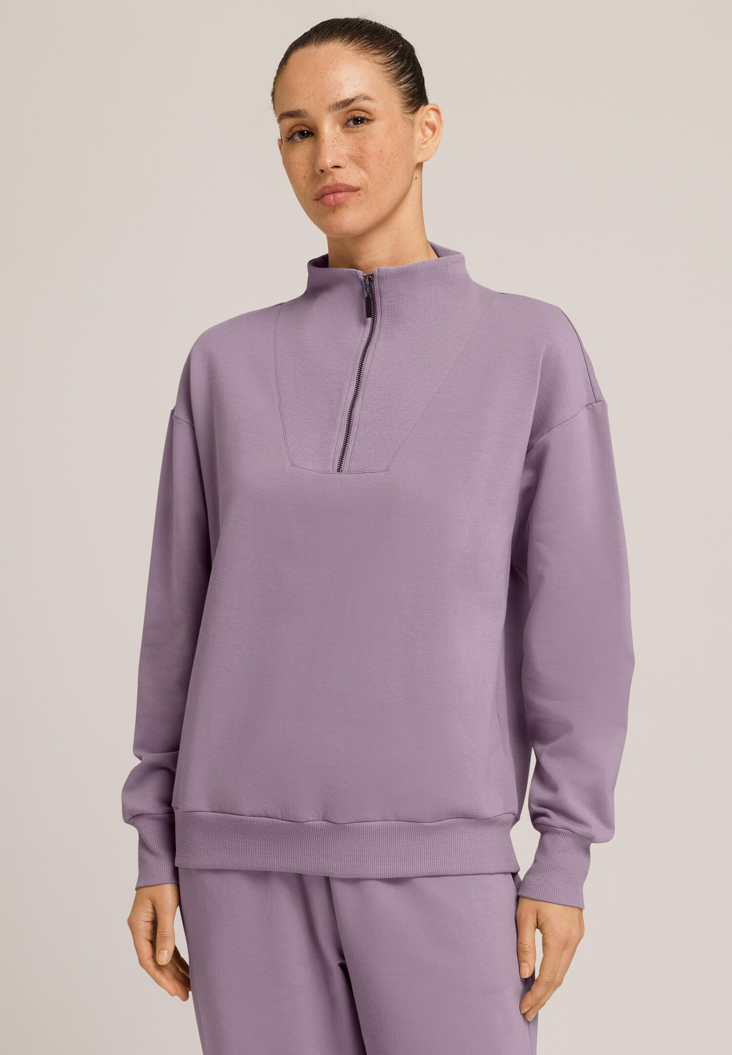 Свитшот с воротником на молнии