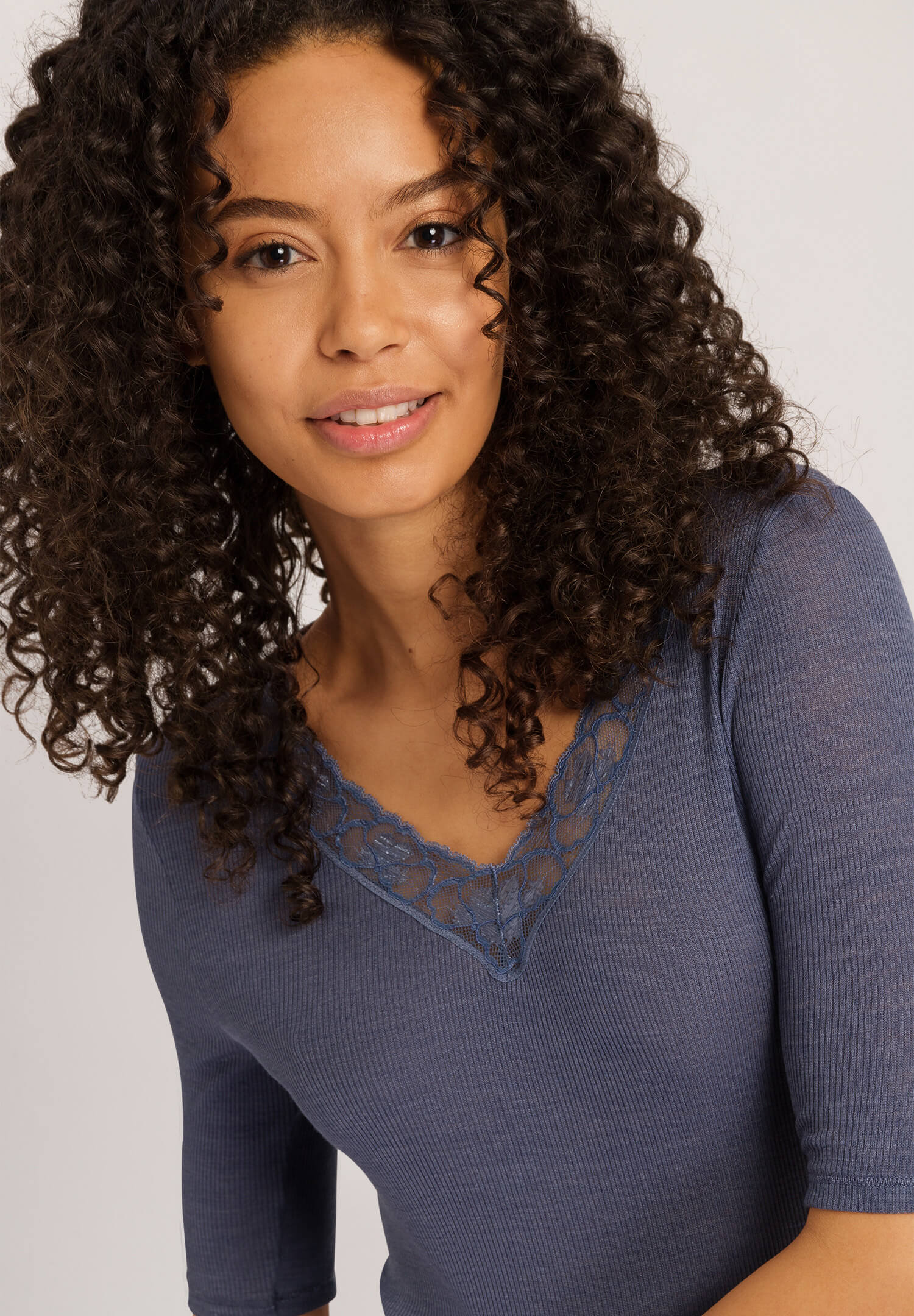 Термолонгслив из шерсти и шелка. Цвет Синий (072602)