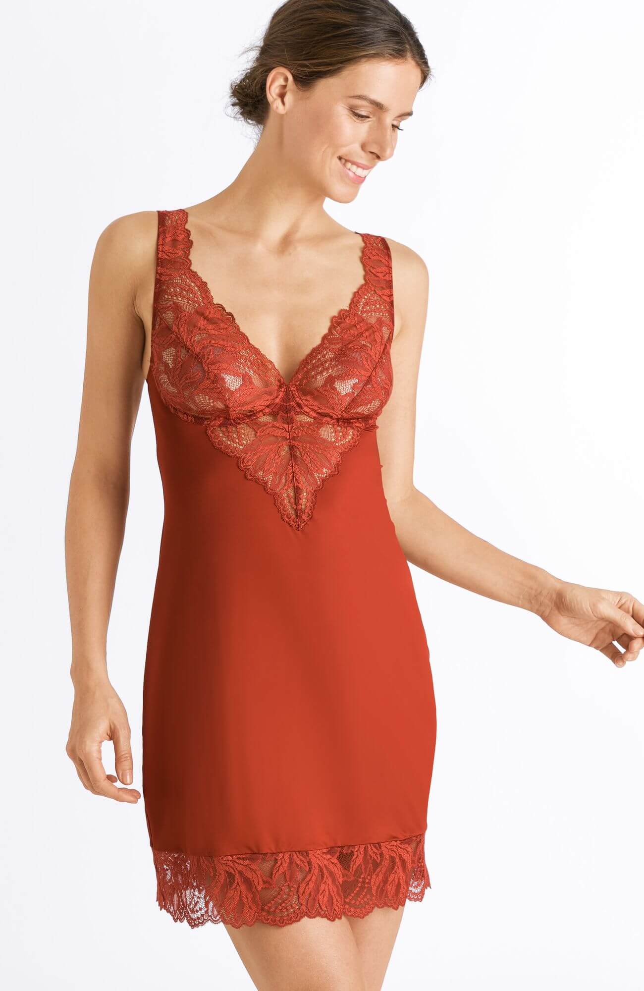 Ночная сорочка с кружевом. Цвет Красный (071402)