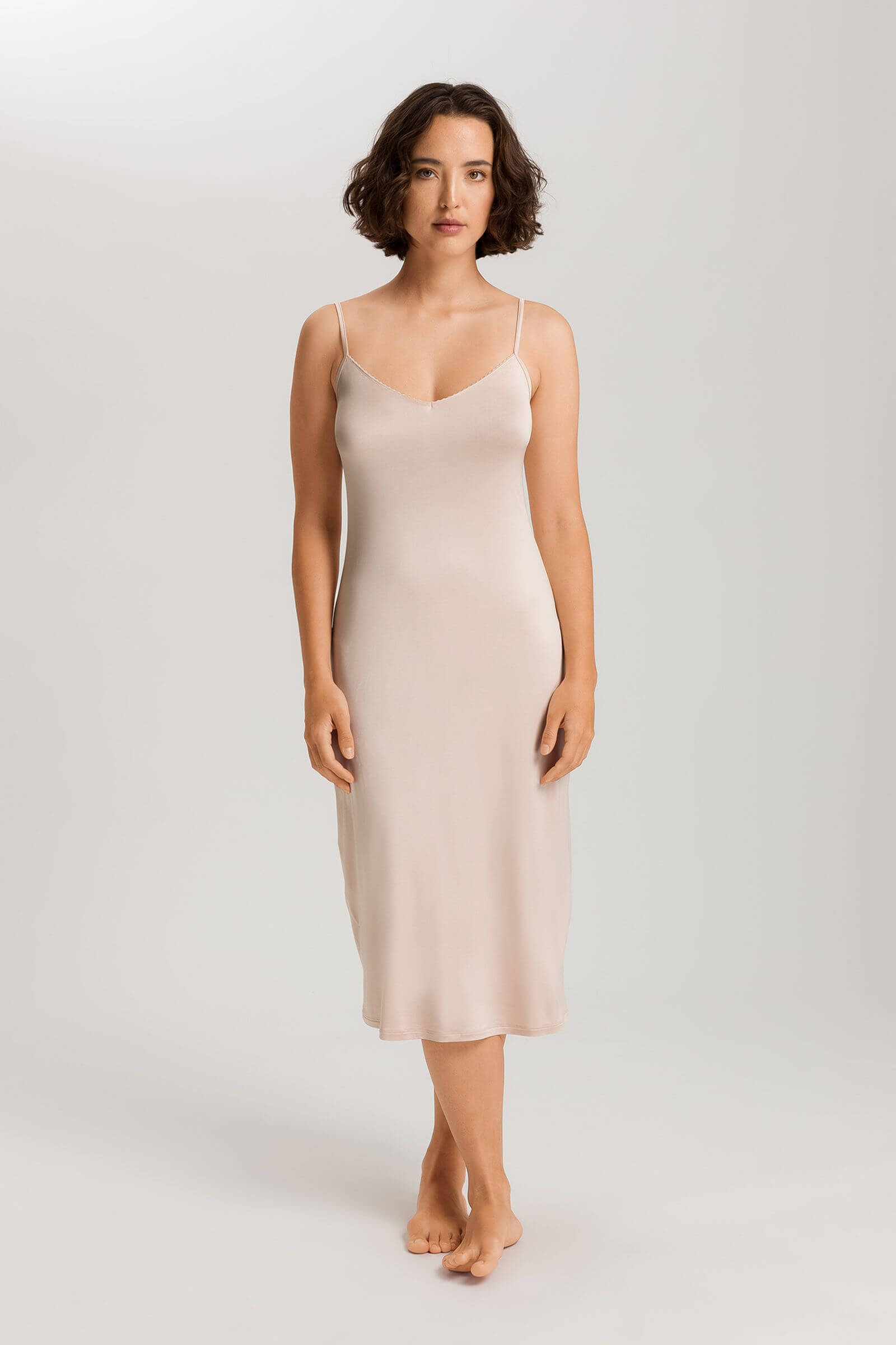 Комбинация из вискозного атласа. Цвет Бежевый (070858)