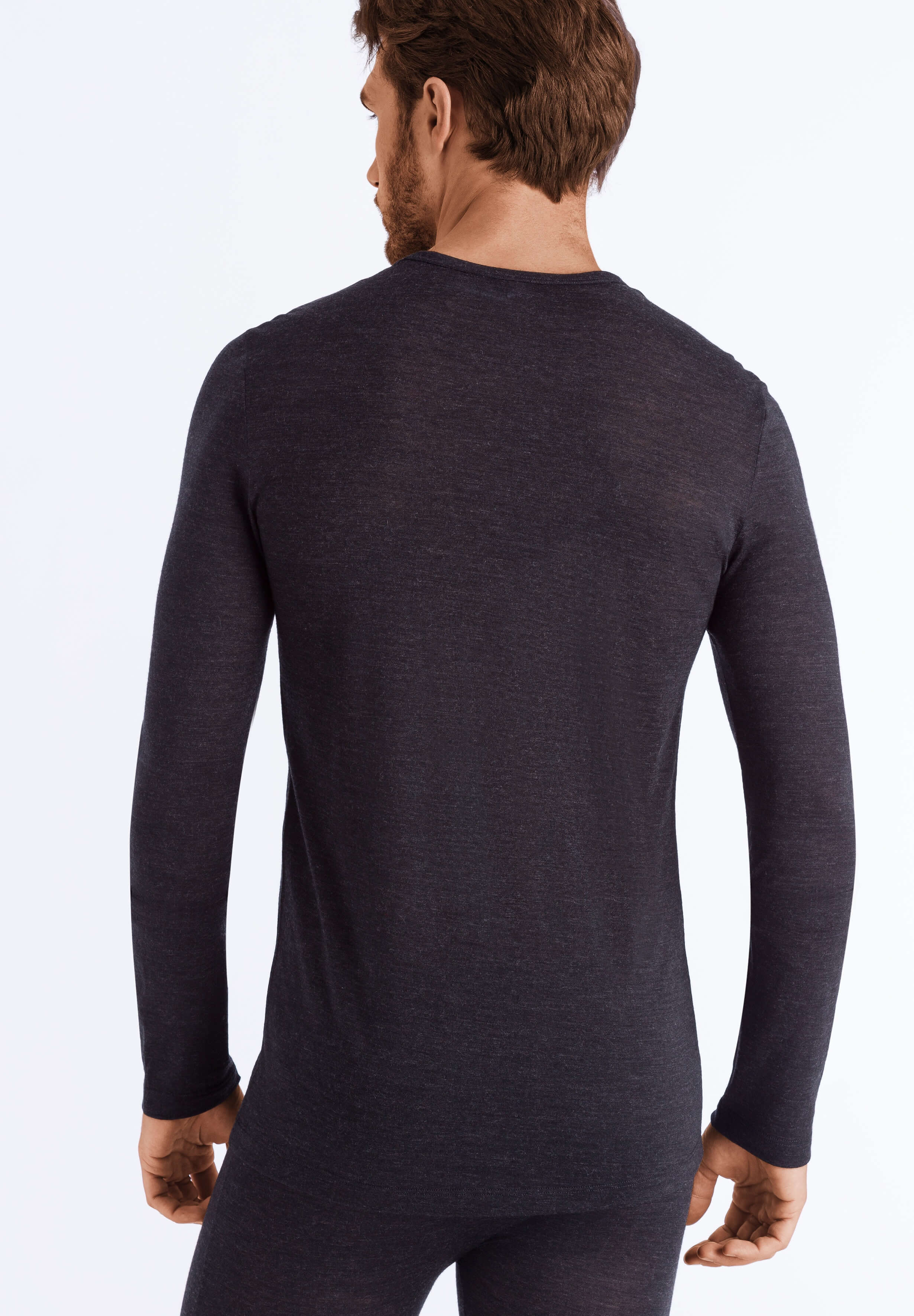 Термолонгслив из шерсти и шелка. Цвет Черный (070924)