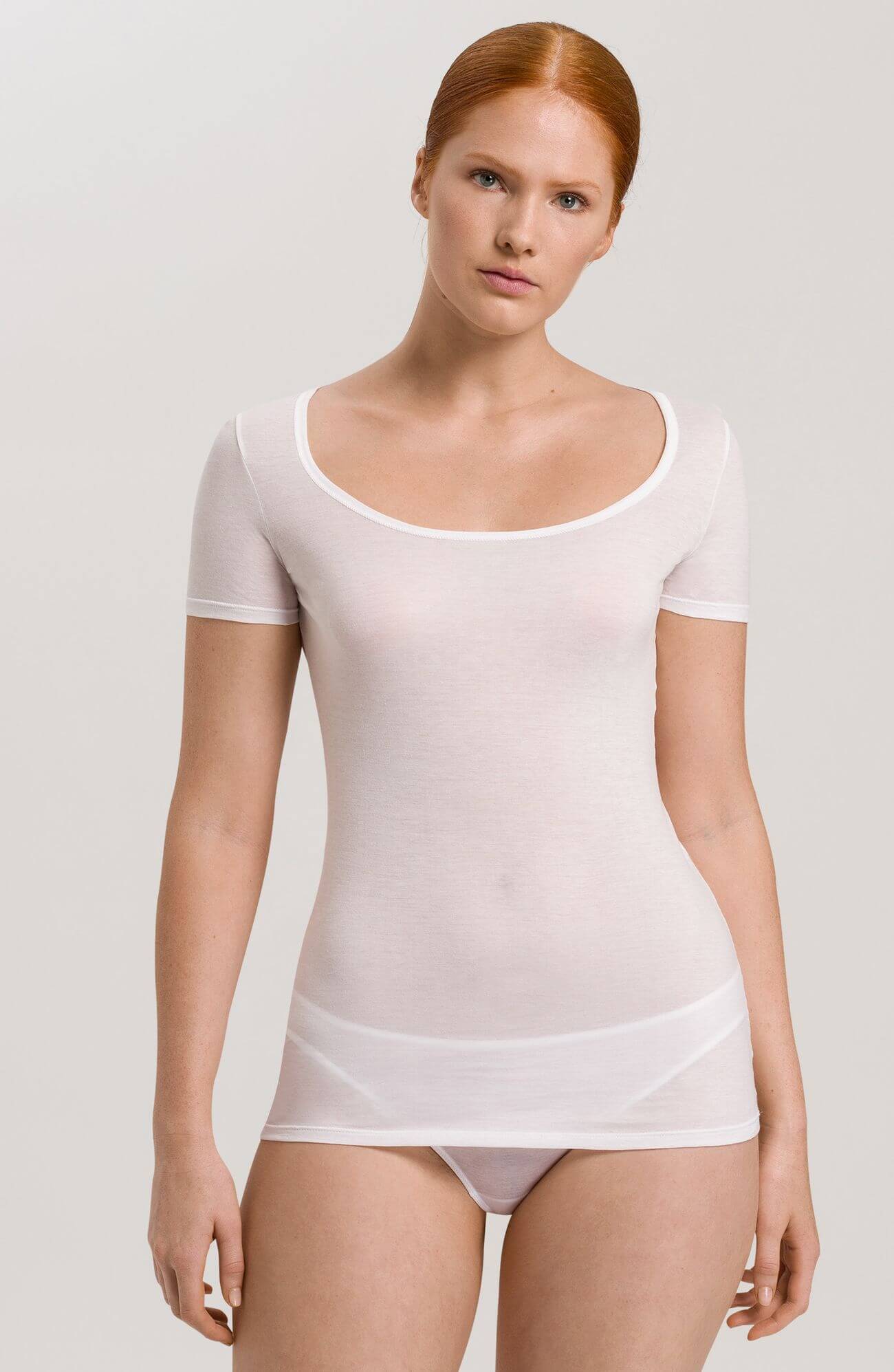 Футболка с глубоким вырезом. Цвет Белый (070101)