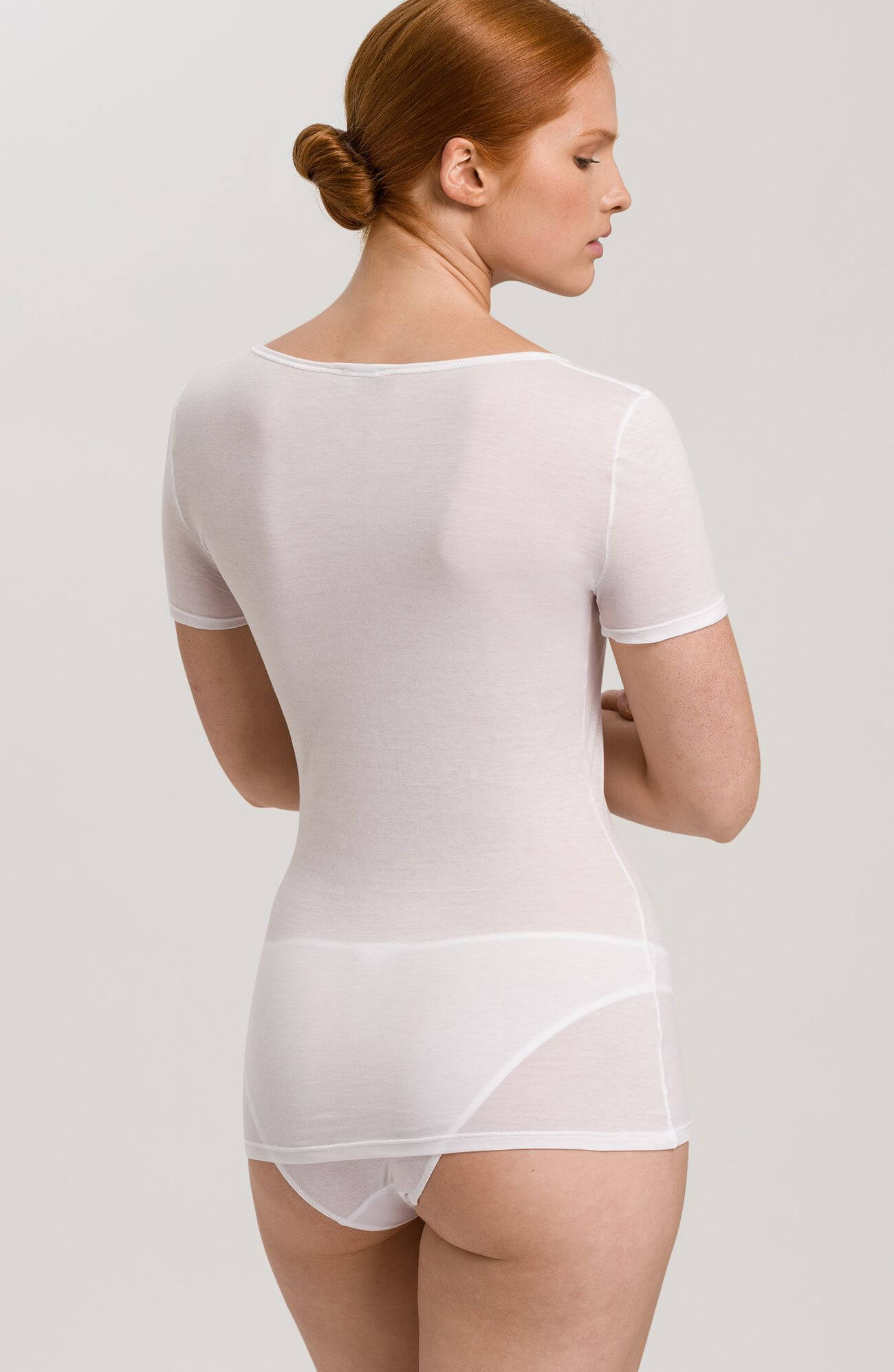 Футболка с глубоким вырезом. Цвет Белый (070101)