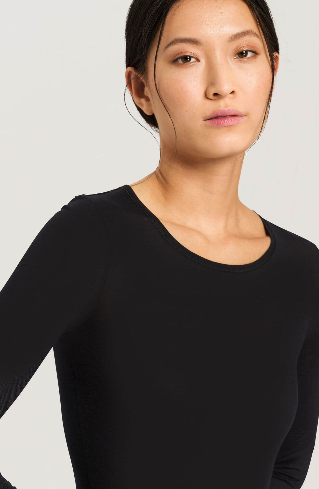 Лонгслив из мерсеризованного хлопка. Цвет Черный (070019)