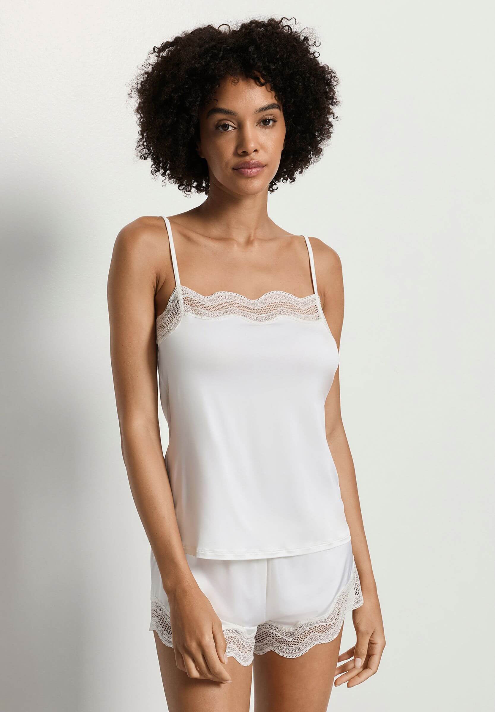 Пижамный топ из шелковистой вискозы с кружевом