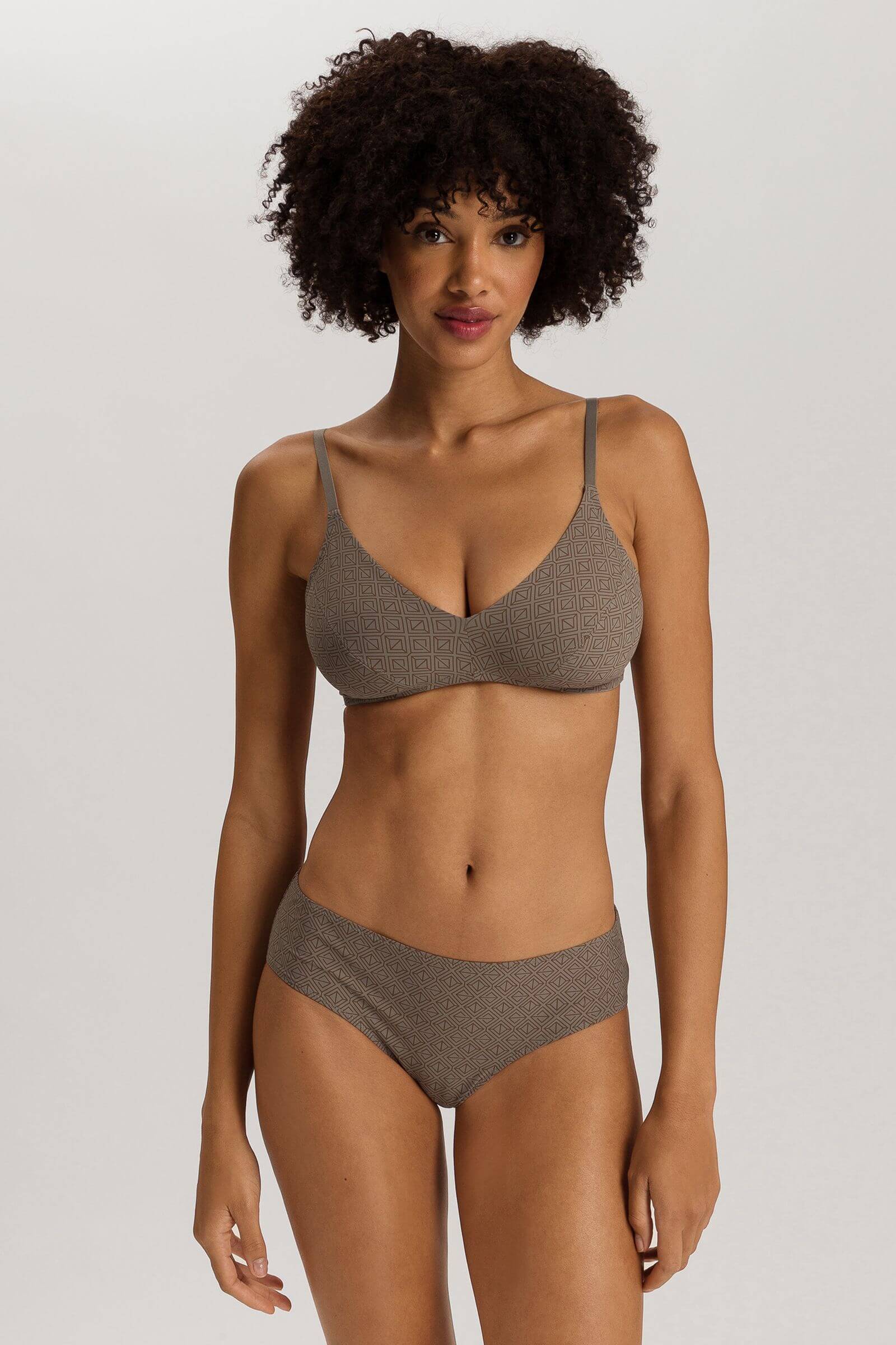 Бюстгальтер с мягкими чашками. Цвет Оливковый (073008)