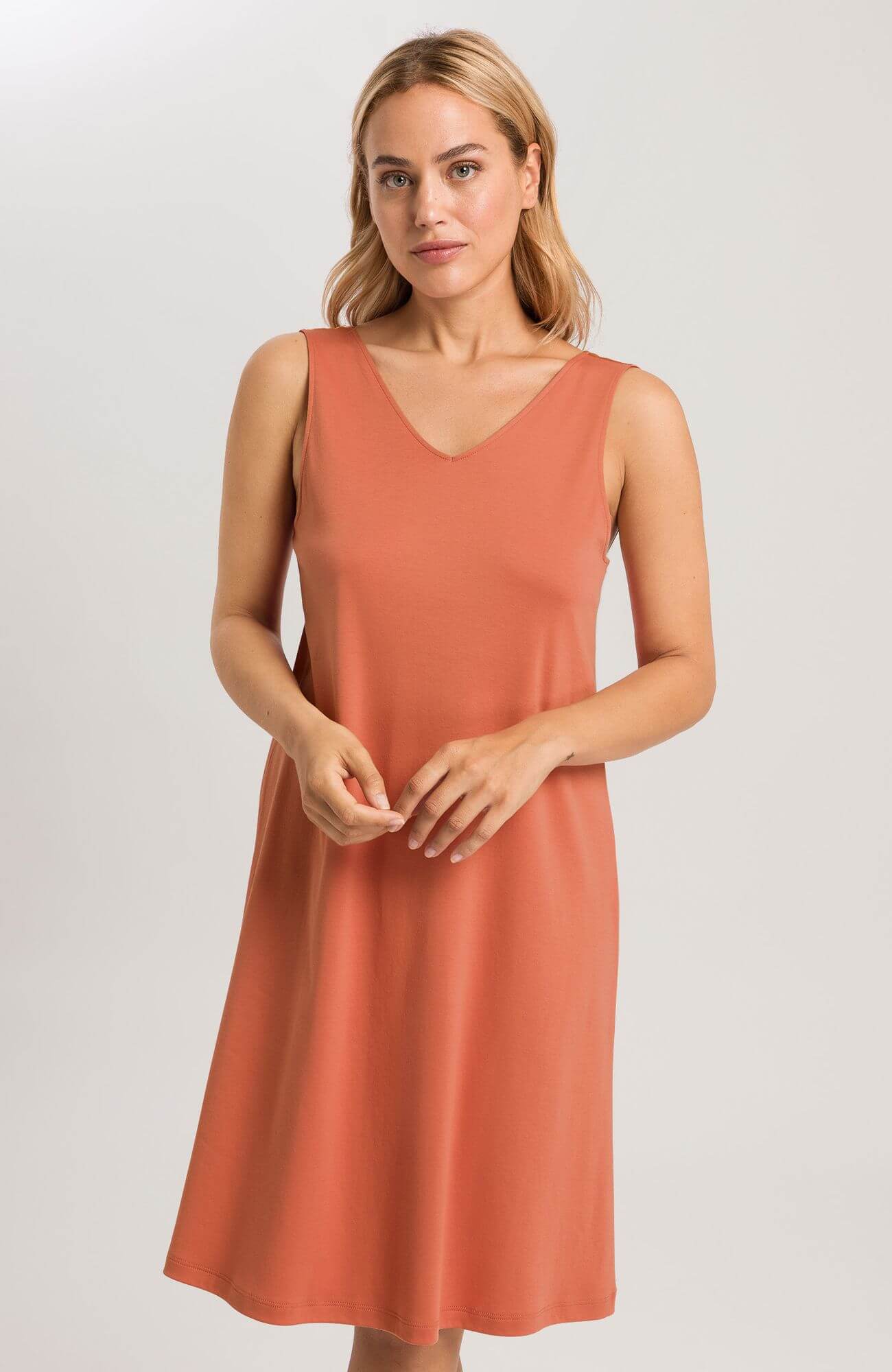 Ночная сорочка с V-образным вырезом. Цвет Персиковый (072294)