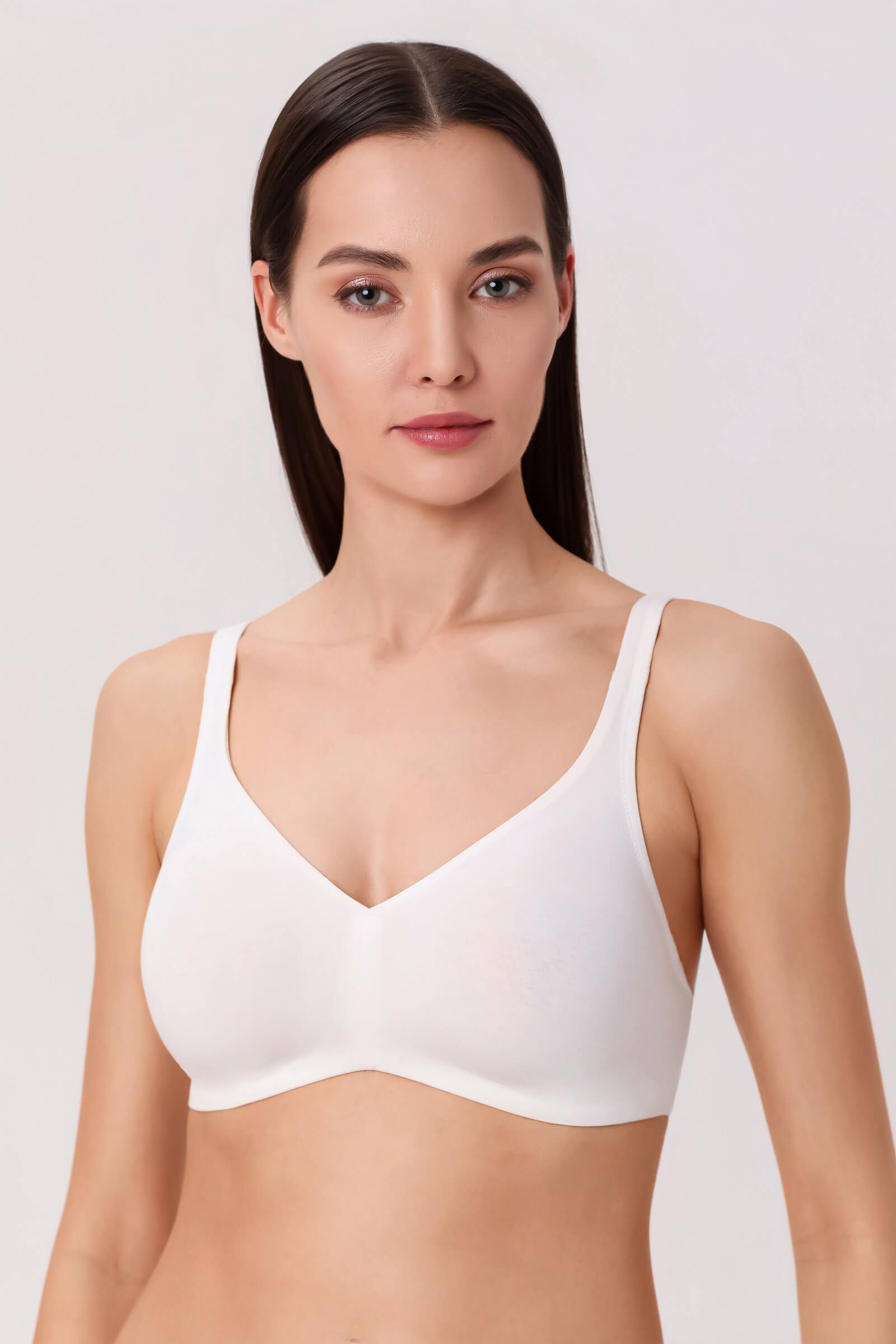 Бесшовный бюстгальтер с мягкими чашками