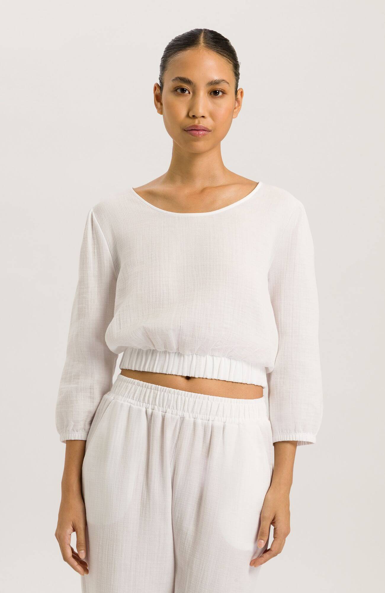 Укороченная блузка. Цвет Белый (070101)