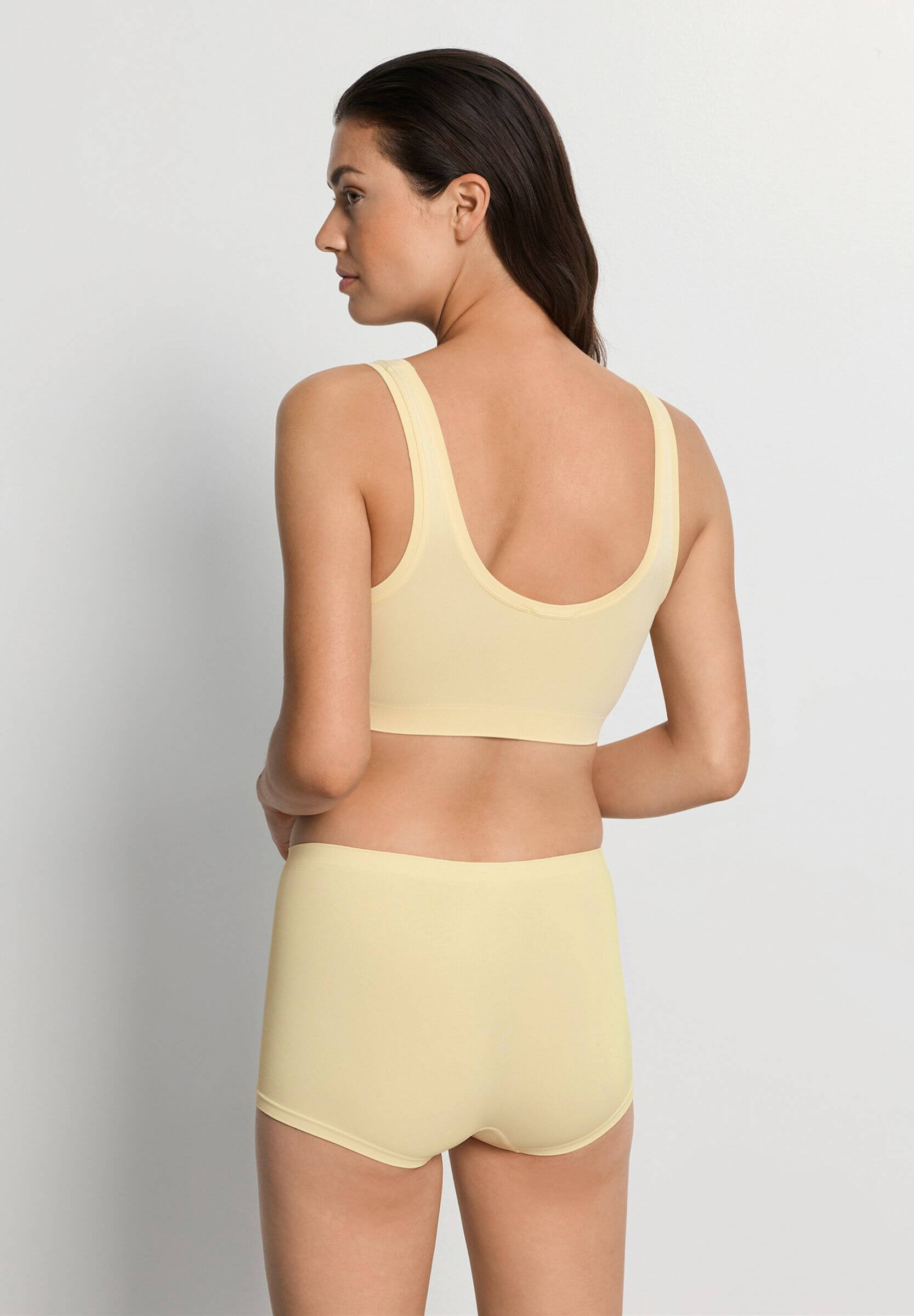 Бесшовный кроп-топ из нежной микрофибры. Цвет Желтый (072224)