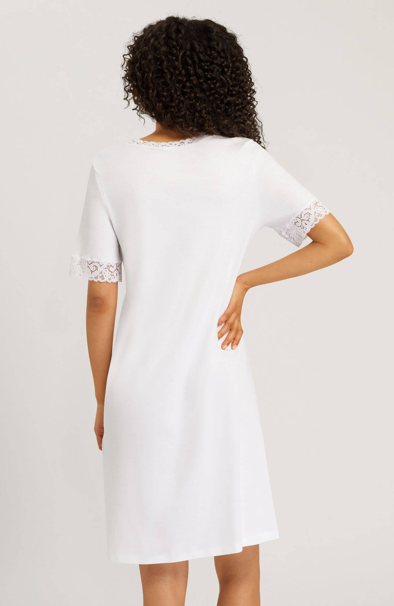 Ночная сорочка с коротким рукавом. Цвет Белый (070101)