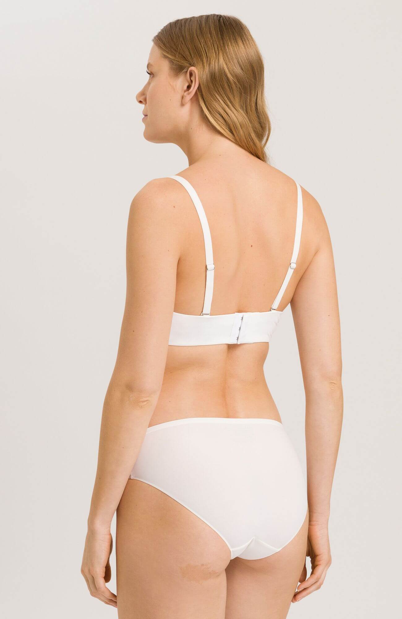 Бюстгальтер бандо с бретелями-трансформерами. Цвет Белый (070102)