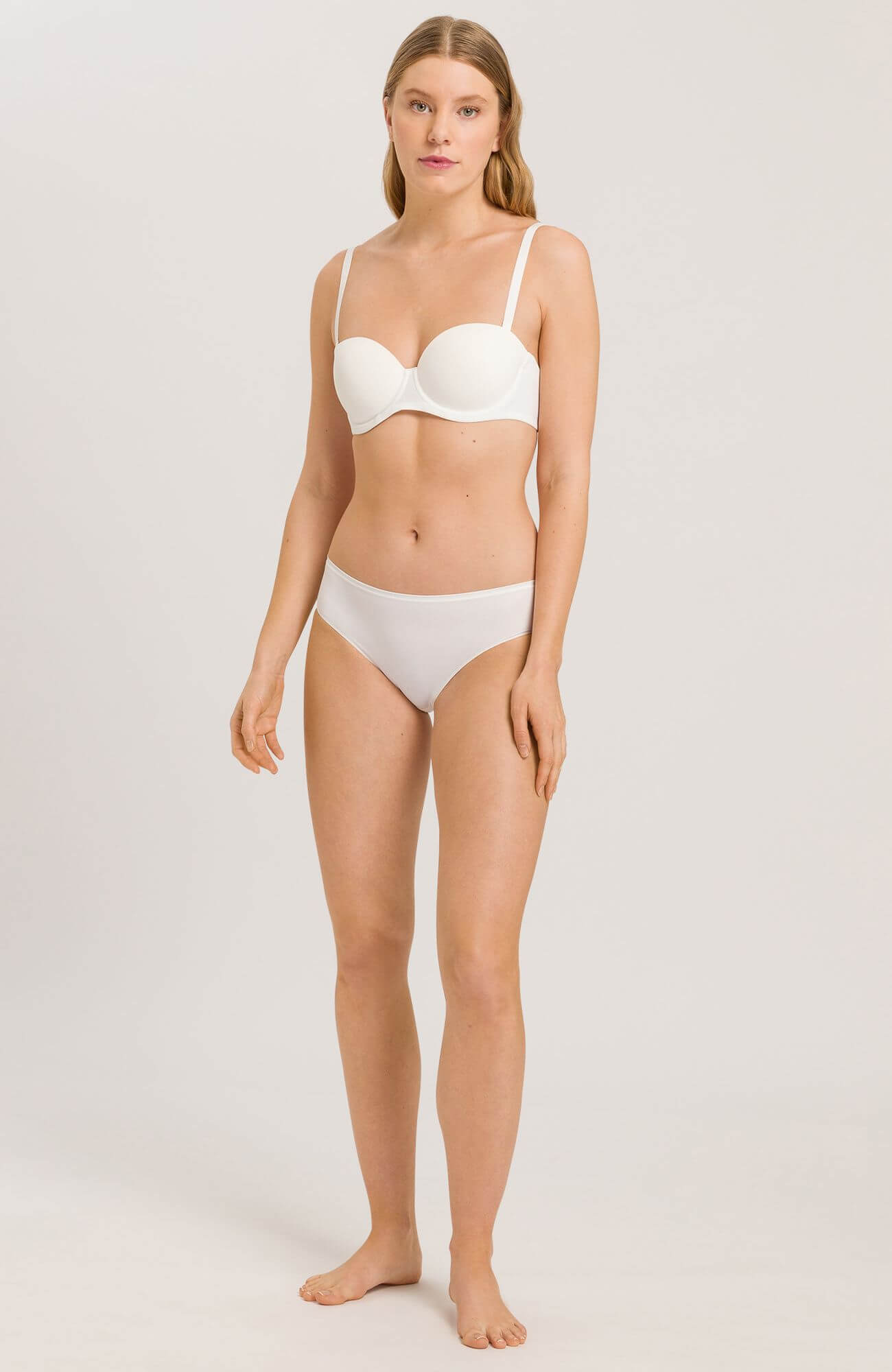 Бюстгальтер бандо с бретелями-трансформерами. Цвет Белый (070102)