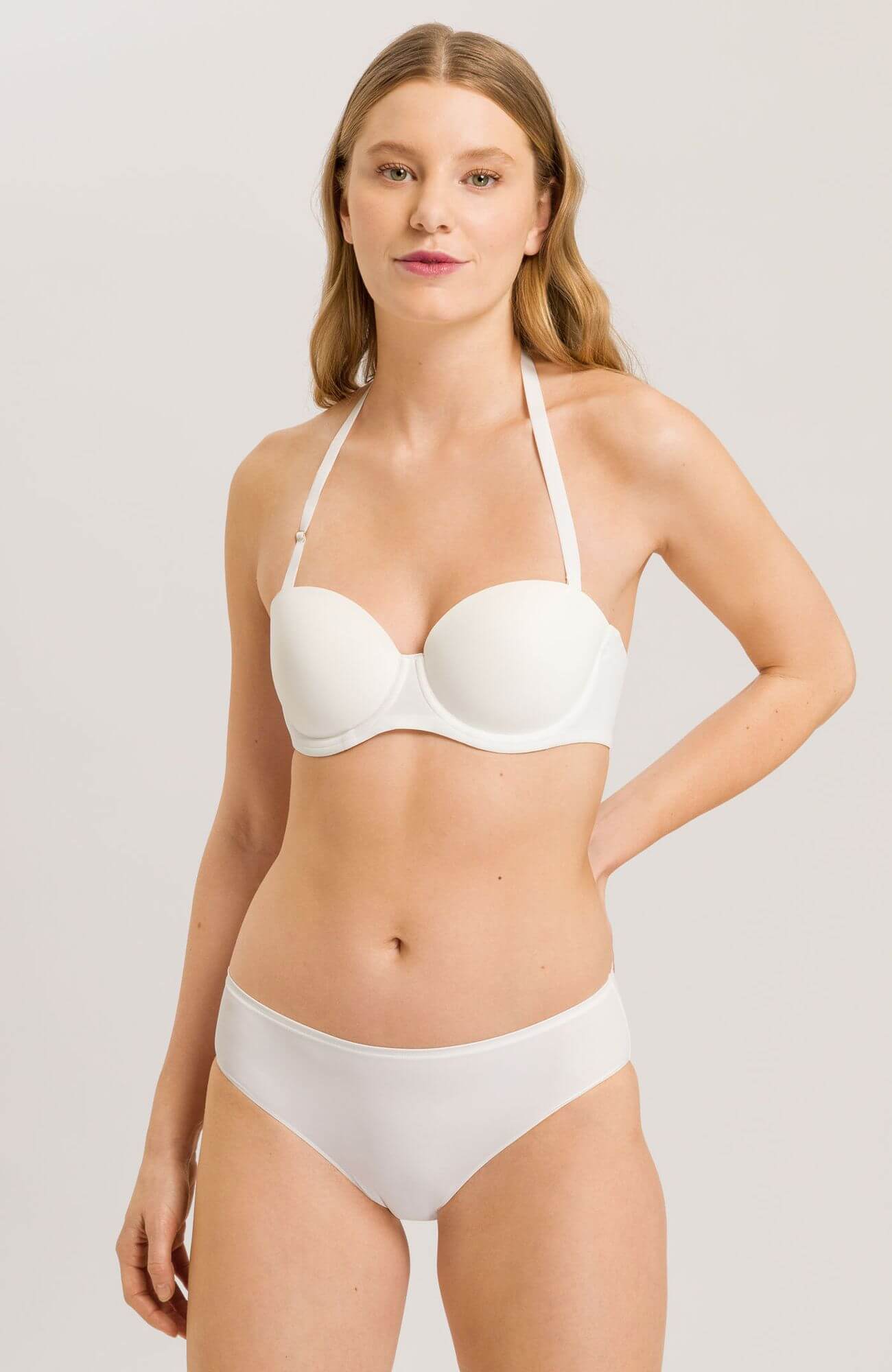 Бюстгальтер бандо с бретелями-трансформерами. Цвет Белый (070102)