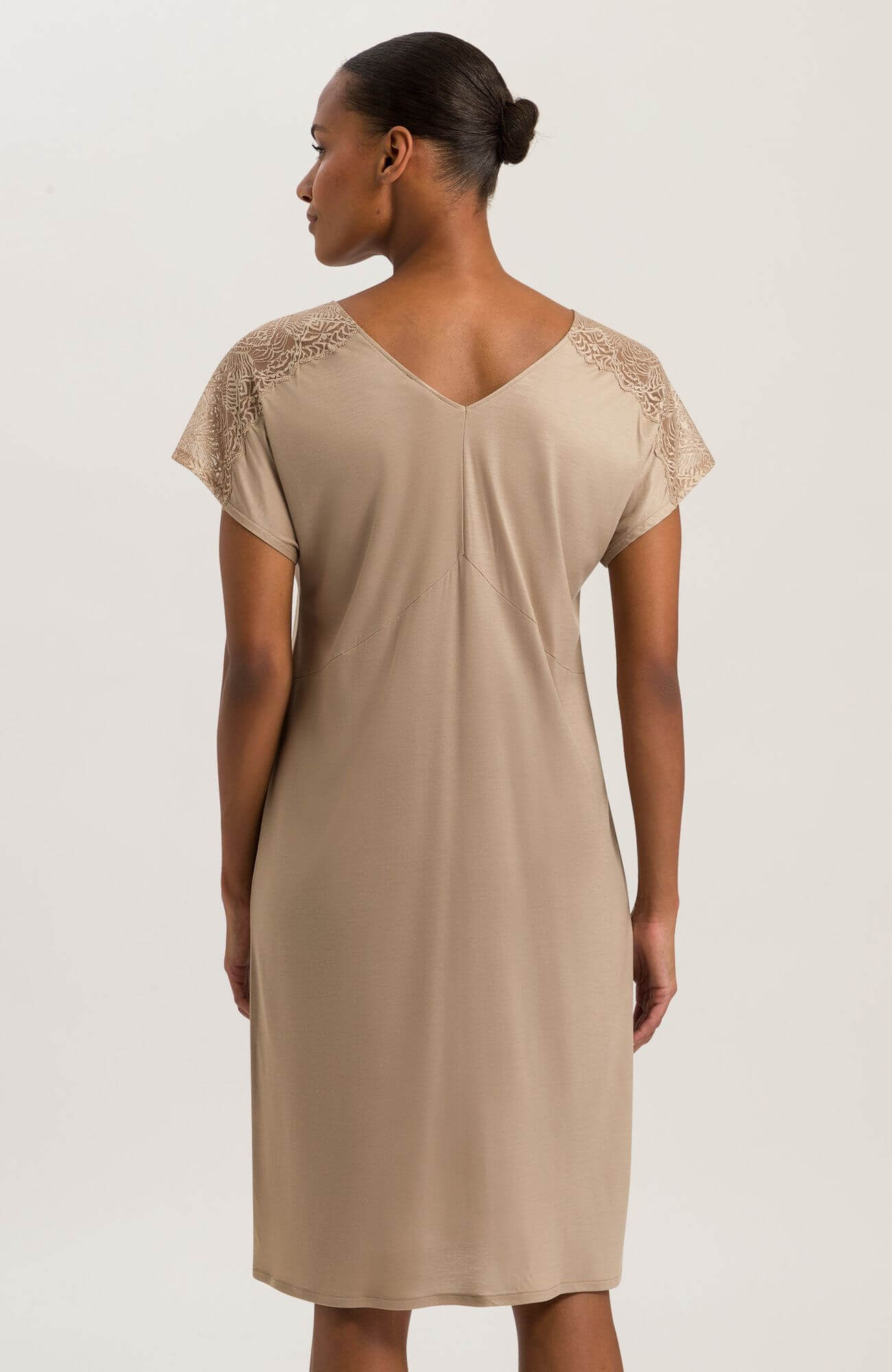 Ночная сорочка с коротким рукавом. Цвет Бежевый (072828)