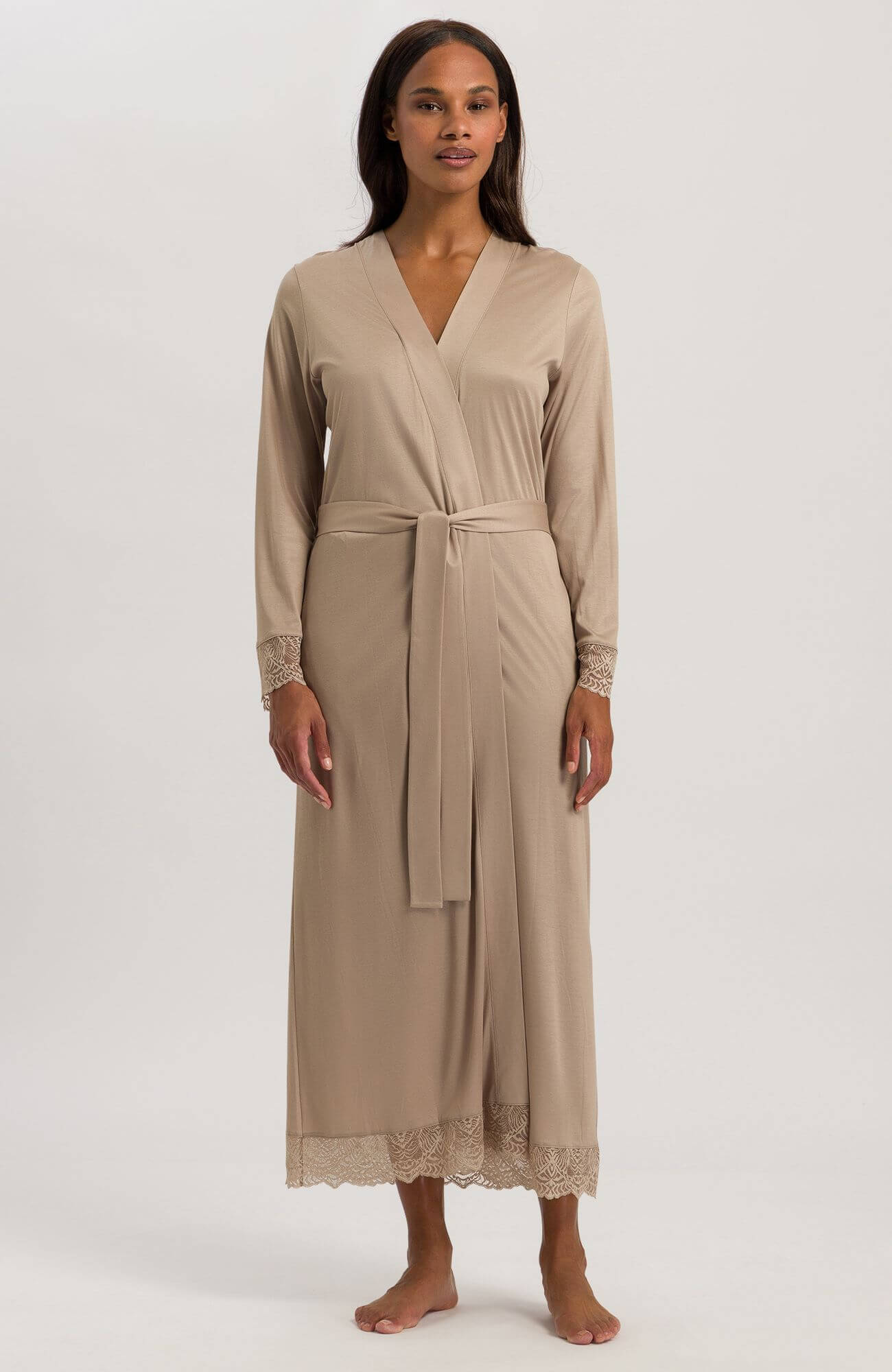 Халат с кружевом