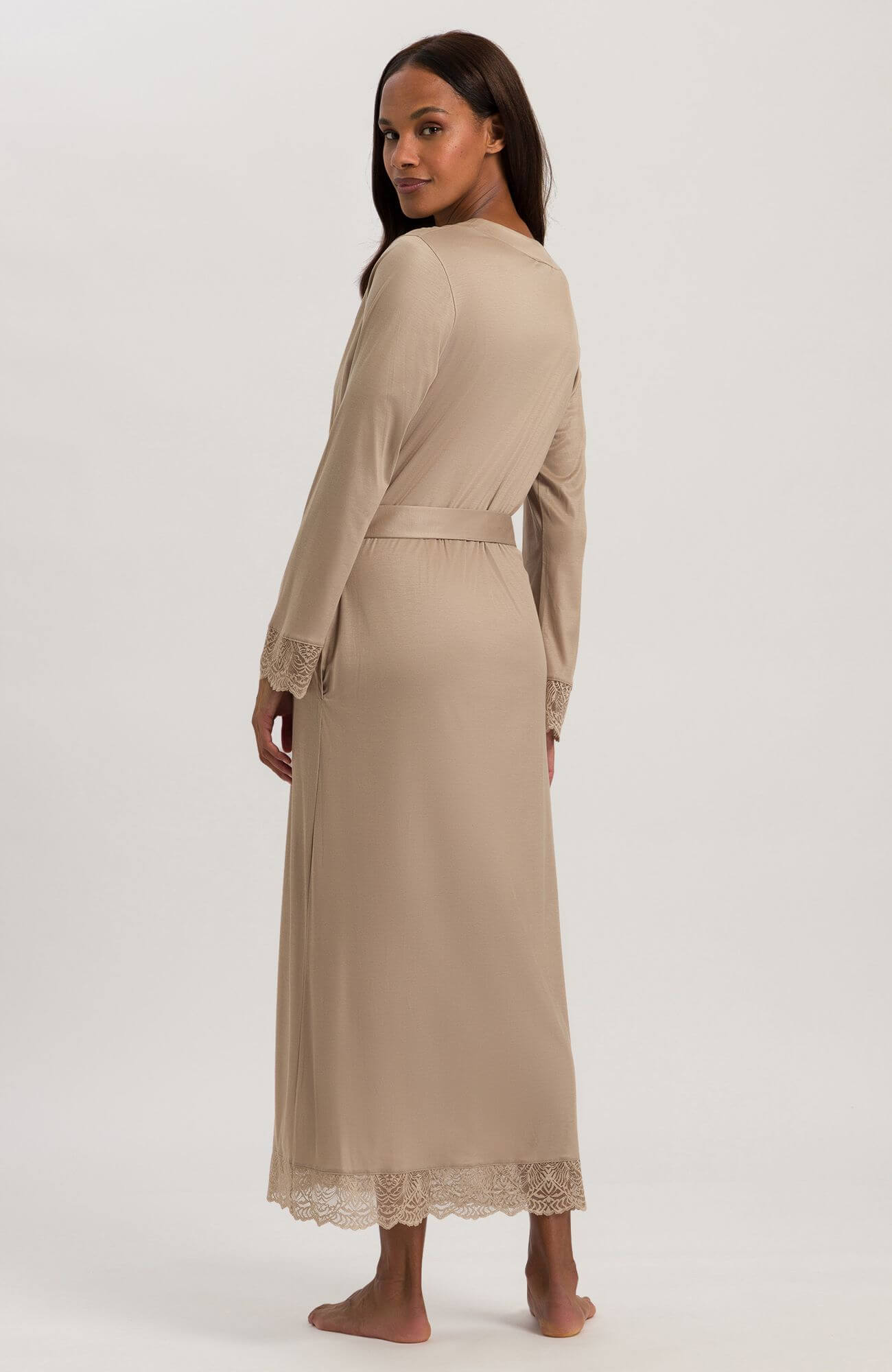 Халат с кружевом. Цвет Бежевый (072828)