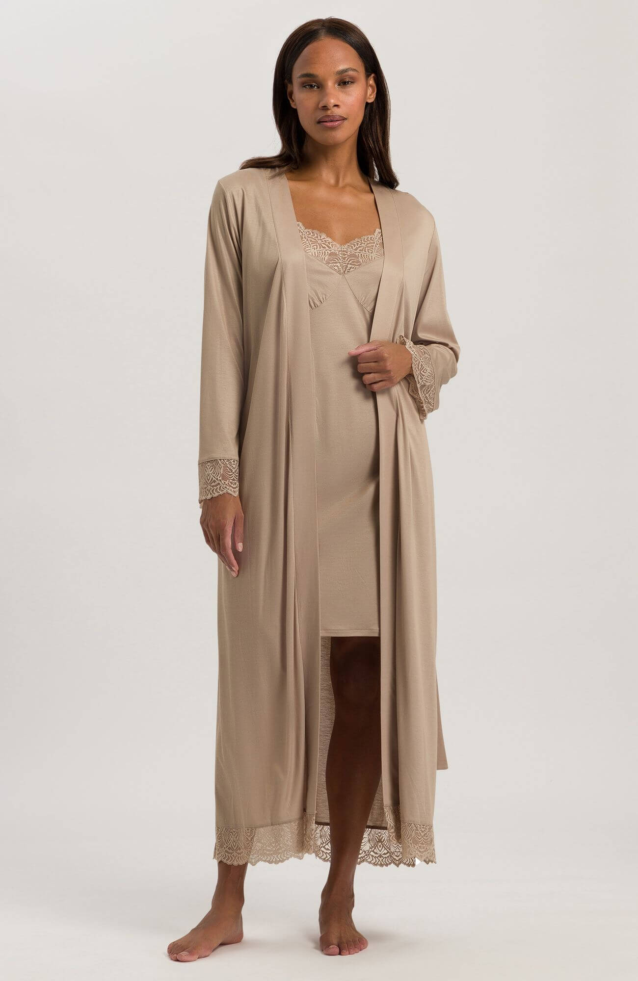 Халат с кружевом. Цвет Бежевый (072828)