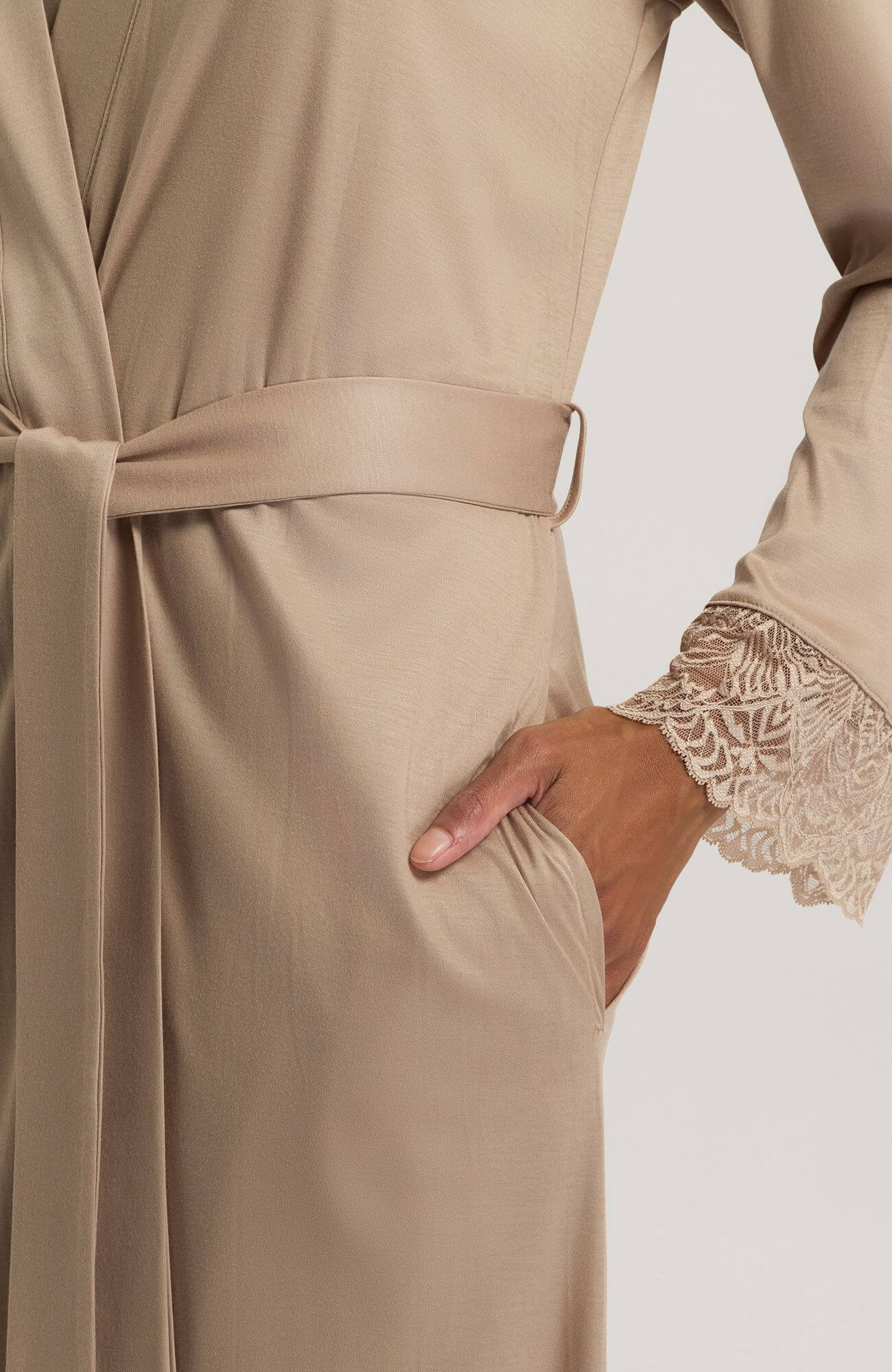 Халат с кружевом. Цвет Бежевый (072828)