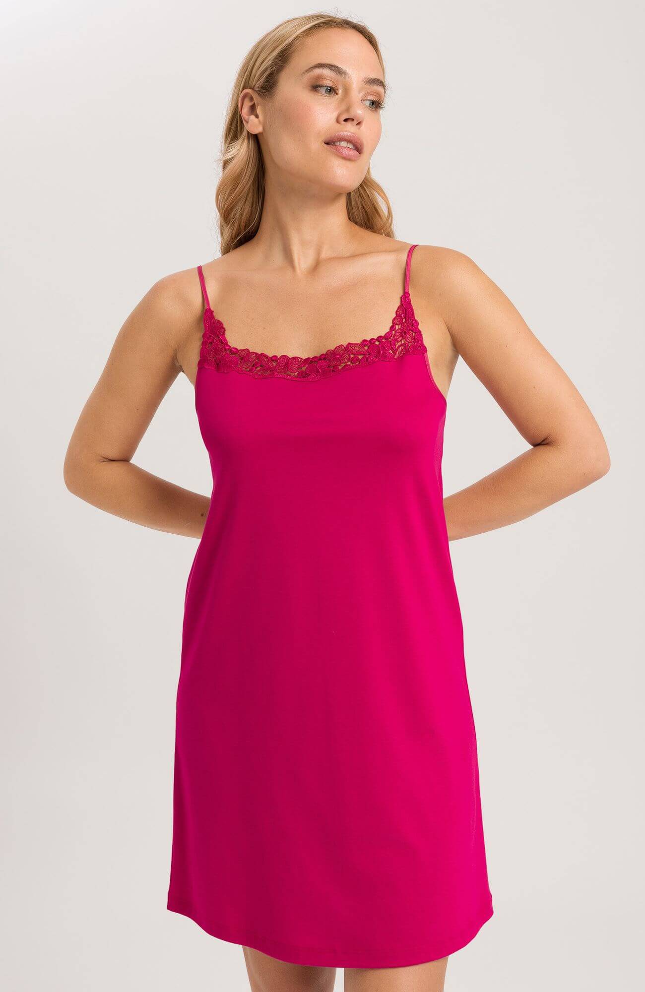 Комбинация с кружевом. Цвет Фуксия (072462)