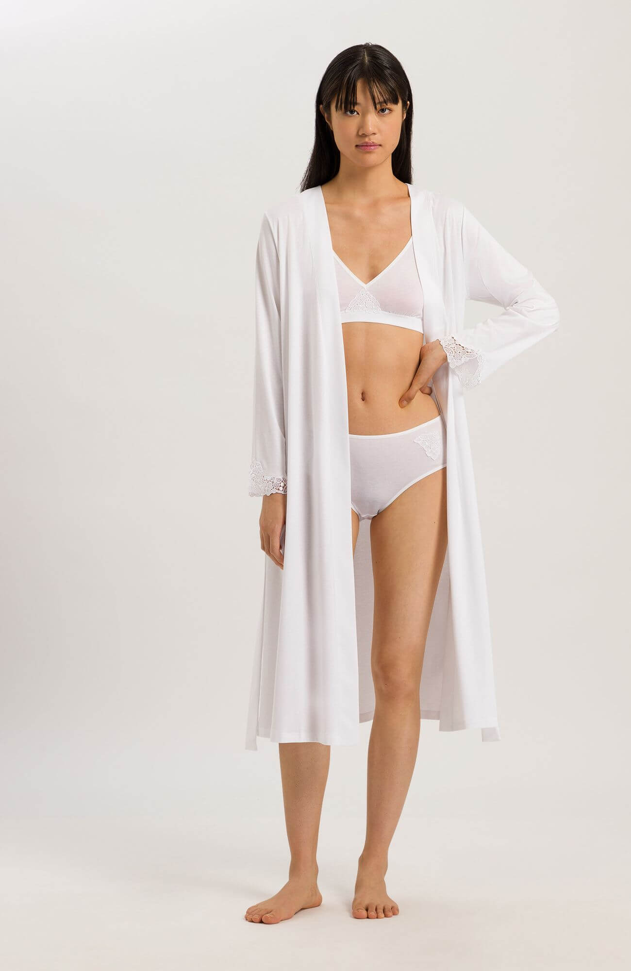 Халат с кружевом. Цвет Белый (070101)