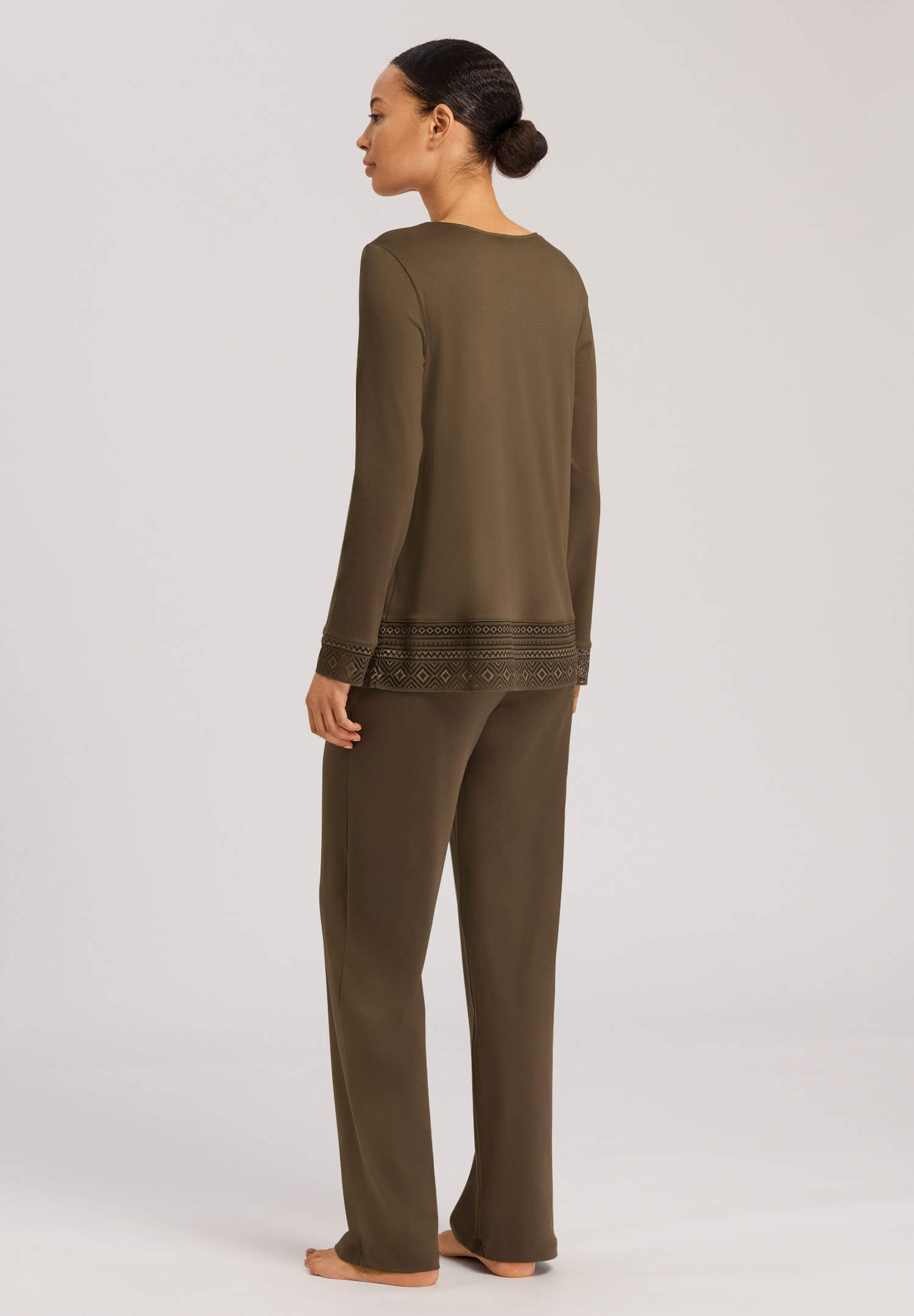 Пижама с длинным рукавом. Цвет Оливковый (071775)