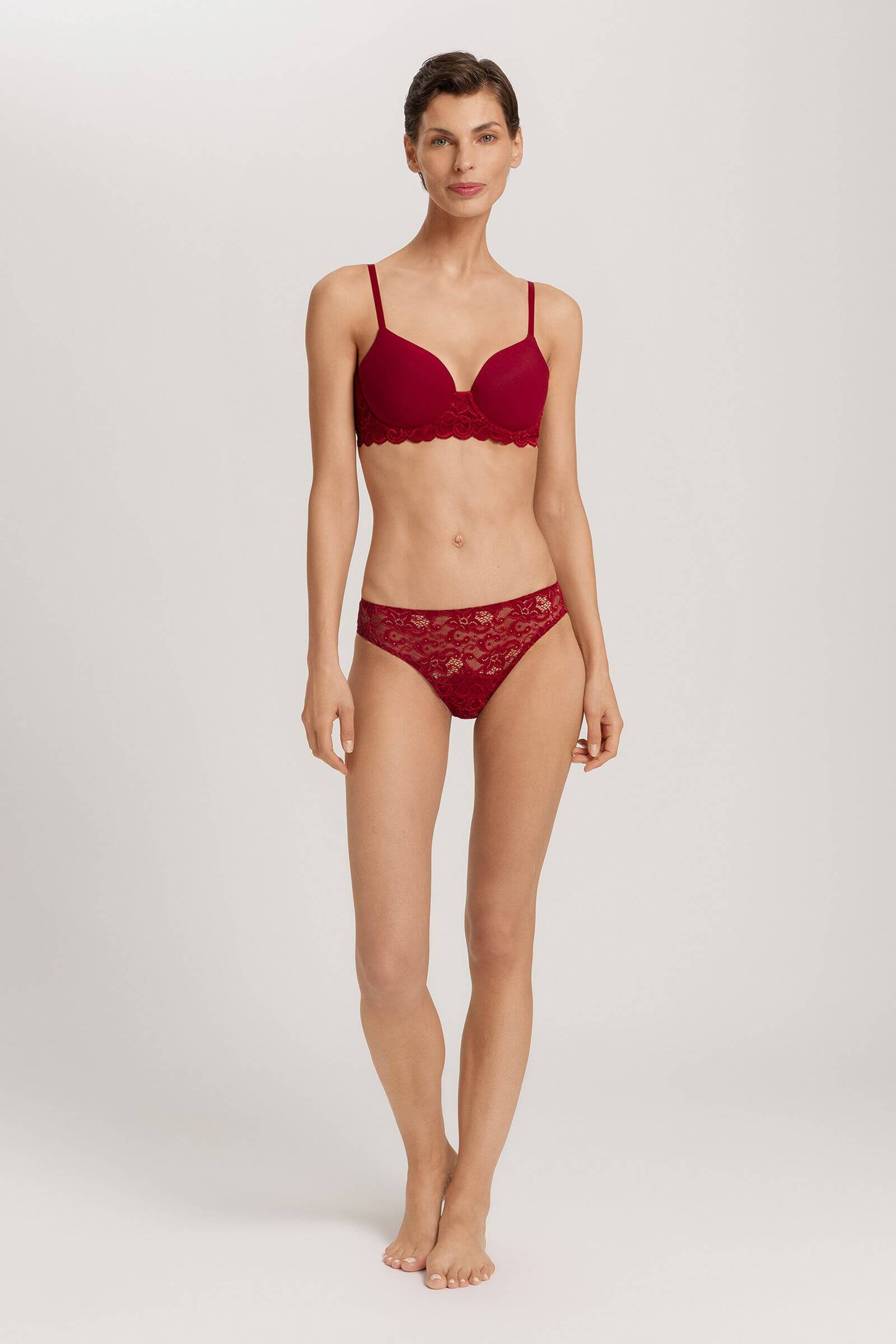 Трусы слипы с цветочным кружевом. Цвет Красный (2418)